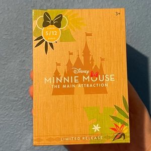 Minnie Mouse Main Attraction MagicBand Tiki 5/12